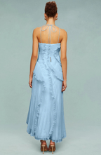 Vestido Largo Plisado con Cuello Halter y Bajo Asimétrico