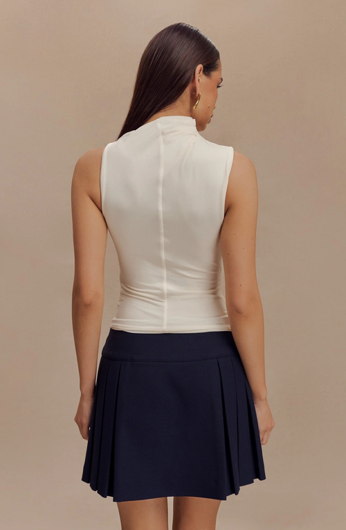 Chic Contour Top